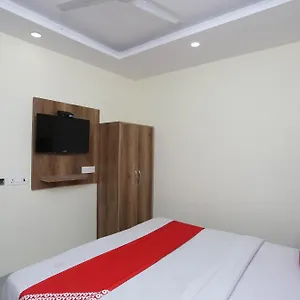 oyo-30462-hotel-ivy.top-gurgaonhotels.com/
